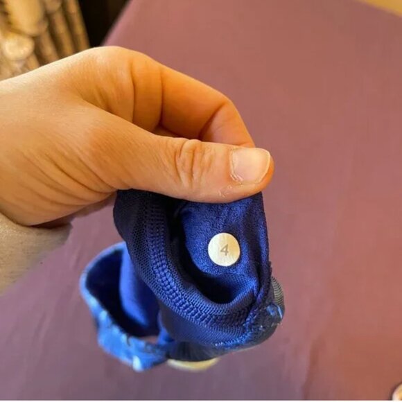 Lululemon Free To Be Bra Windy Blooms Saphire Blue Multi / Sea Mist - Size 4 - Picture 3 of 5